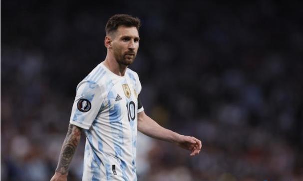 陈哲远新剧搭档吴谨言又掀争议，因这理由在杀青前夕停拍惨被看衰